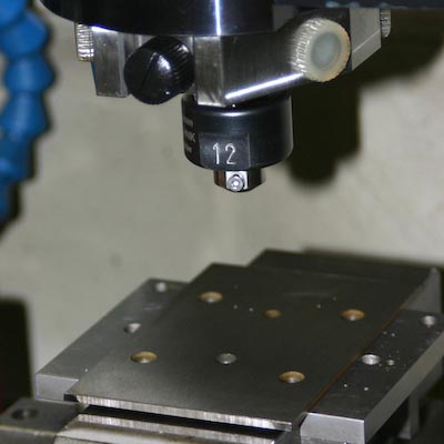 Parc machines - SEMEFIL, spécialiste dans la la réalisation de pièces mécaniques de précision grâce à l’usinage par électro-érosion à fil.